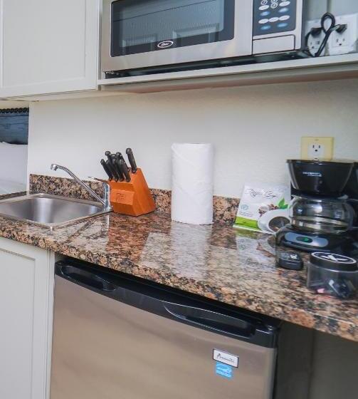 استودیوی استاندارد با تخت دو نفره بزرگ, The Grand Caymanian Resort