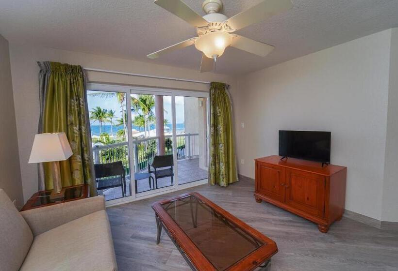 سوئیت با تخت بزرگ, The Grand Caymanian Resort