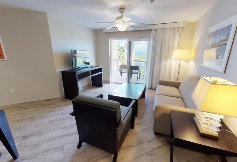 سوئیت با تخت بزرگ, The Grand Caymanian Resort