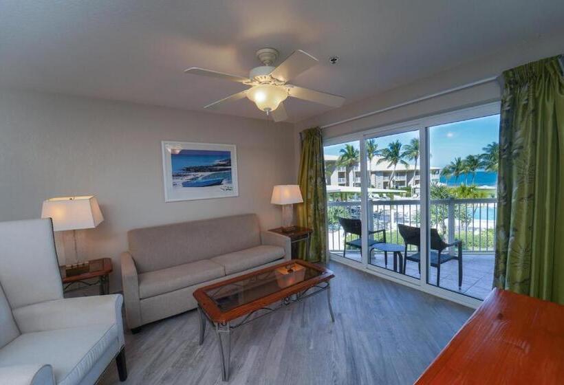سوئیت با تخت بزرگ, The Grand Caymanian Resort