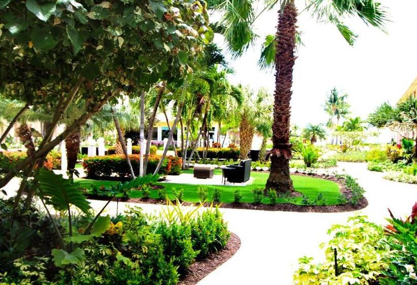 سوئیت با تخت بزرگ, The Grand Caymanian Resort