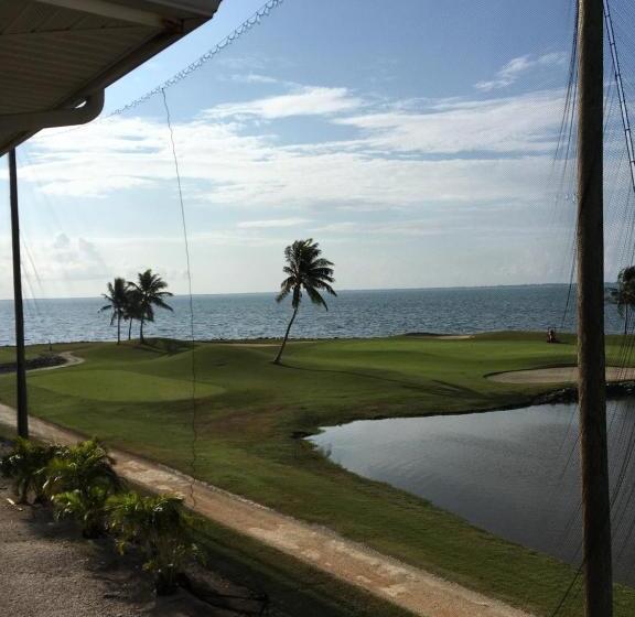 استودیوی استاندارد با تخت دو نفره بزرگ, The Grand Caymanian Resort