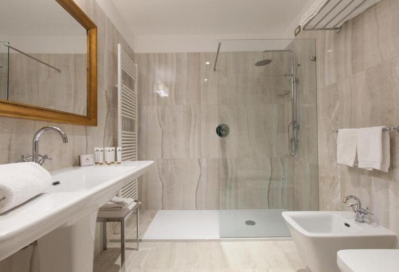 جناح جونيور, Grand Hotel Salsomaggiore