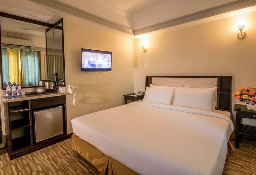 Deluxe Room, Heaven Yangon