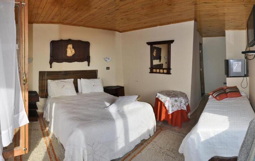 Triple Room Sea View, Hosteria Iloca
