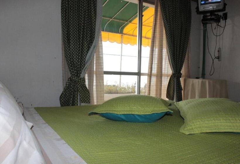 3-Bett-Standardzimmer Meerblick, Hosteria Iloca