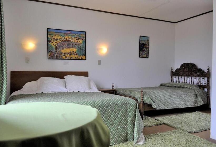 Klassisches 4-Bett-Zimmer, Hosteria Iloca