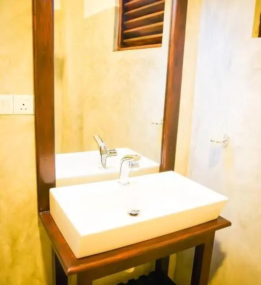 ファミリールーム, Jungle Villa Induruwa