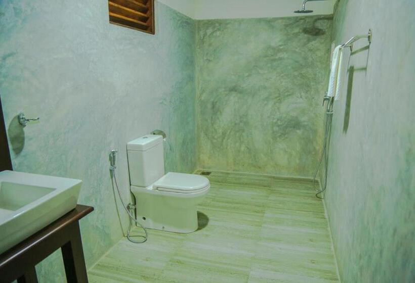 家庭间, Jungle Villa