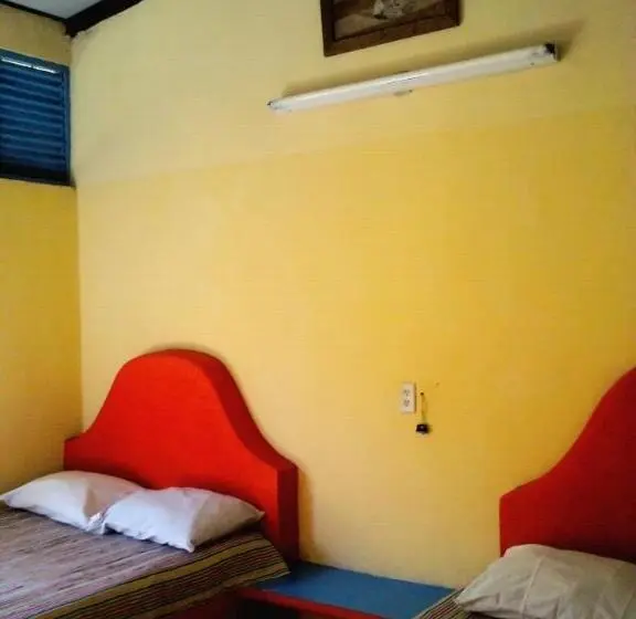 スタンダード４人部屋, Pension California