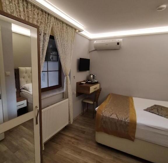 اتاق اکونومی, Sehri̇ Zade Yalisi