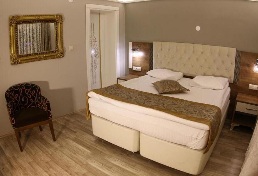 اتاق لوکس, Sehri̇ Zade Yalisi