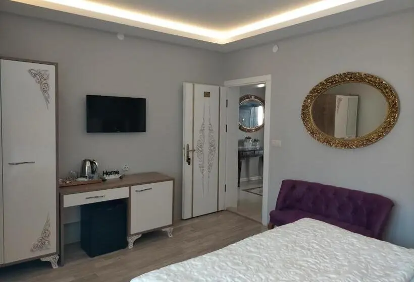 اتاق لوکس با بالکن, Sehri̇ Zade Yalisi