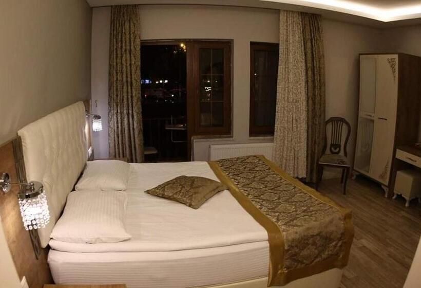 اتاق لوکس با بالکن, Sehri̇ Zade Yalisi