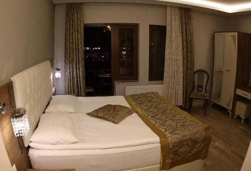 اتاق لوکس با بالکن, Sehri̇ Zade Yalisi