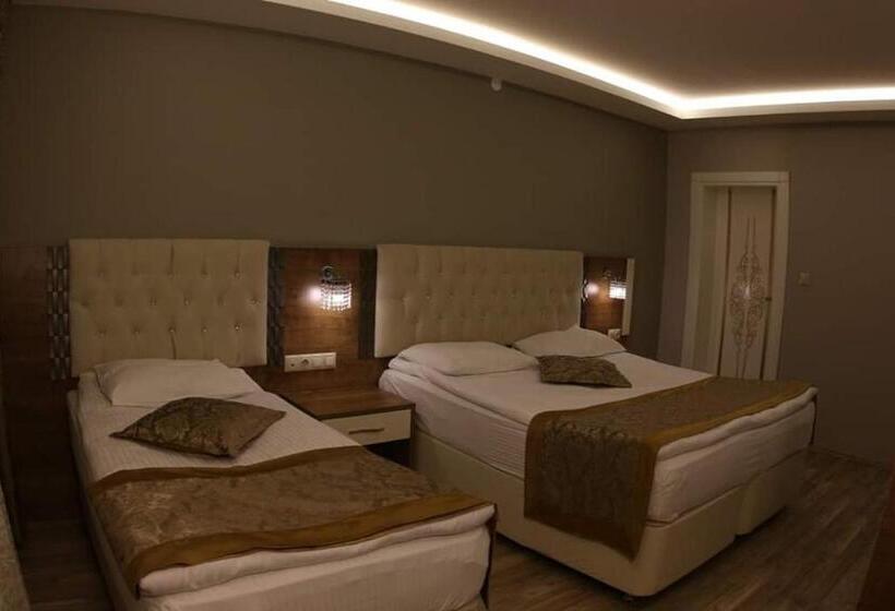 اتاق استاندارد سه تخته با بالکن, Sehri̇ Zade Yalisi