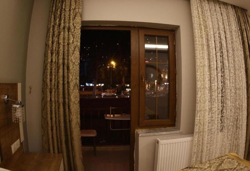 اتاق لوکس با بالکن, Sehri̇ Zade Yalisi