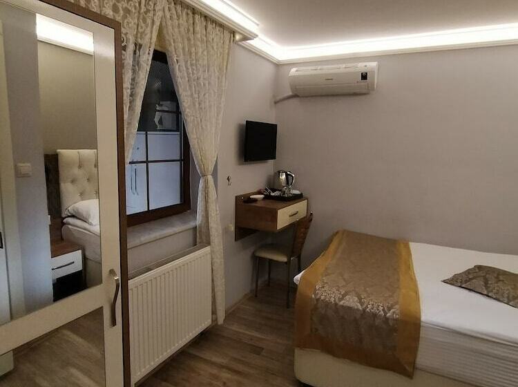 اتاق اکونومی, Sehri̇ Zade Yalisi