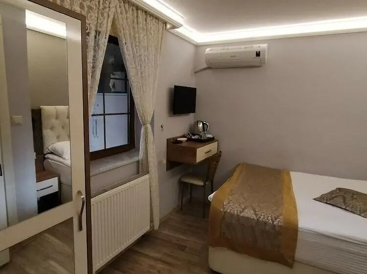 اتاق اکونومی, Sehri̇ Zade Yalisi