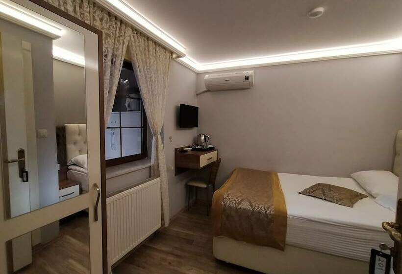 اتاق اکونومی, Sehri̇ Zade Yalisi