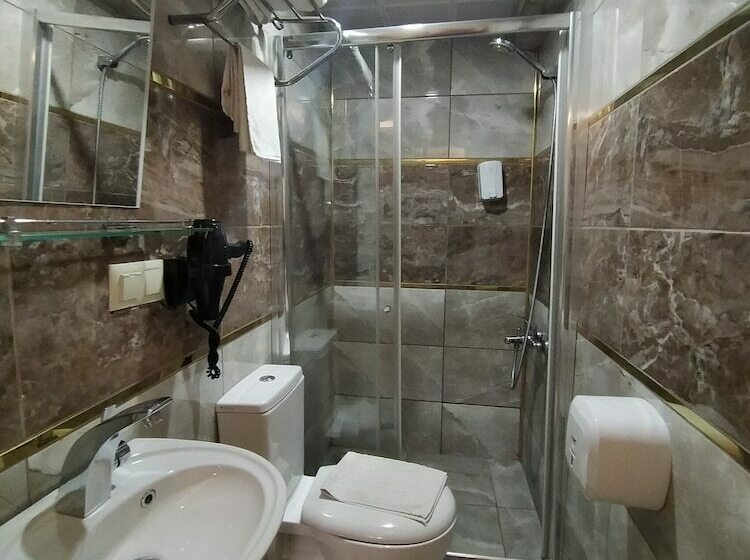 اتاق اکونومی, Sehri̇ Zade Yalisi