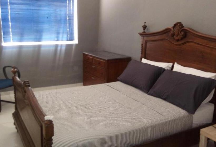 غرفة سوبيريور ثلاثية مطلّة علي البحر, Mangue Oranje Hostel