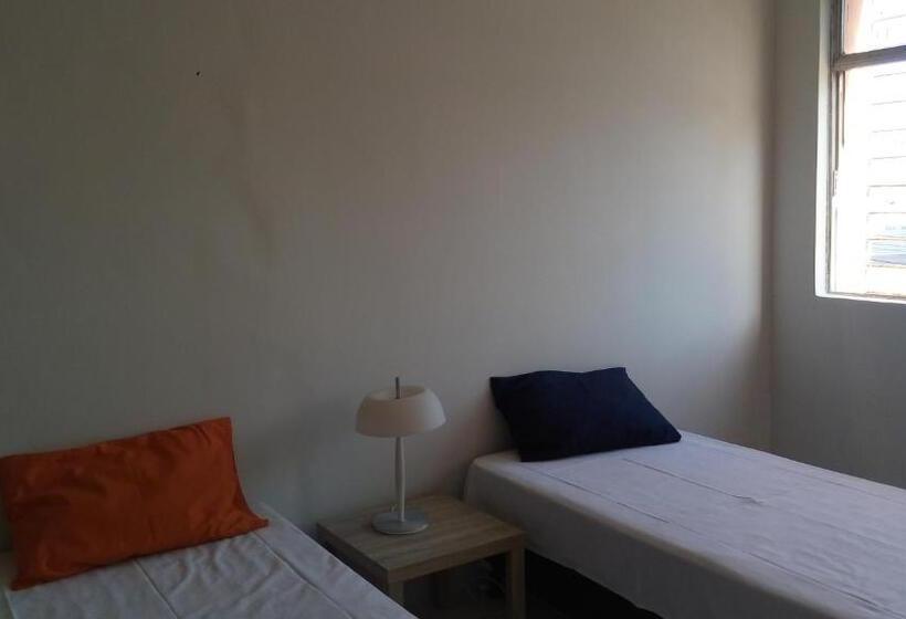 חדר סטנדרט לשלושה, Mangue Oranje Hostel