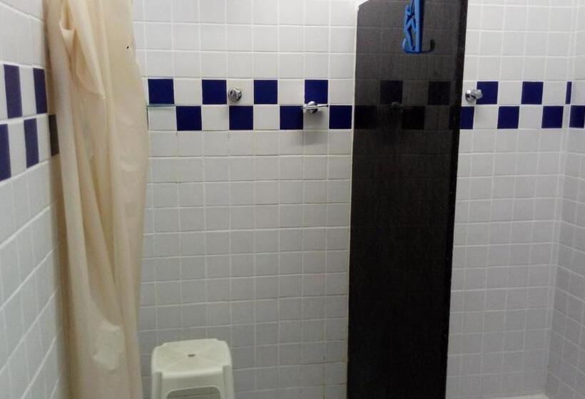 חדר סטנדרט חדר אמבטיה משותף, Mangue Oranje Hostel