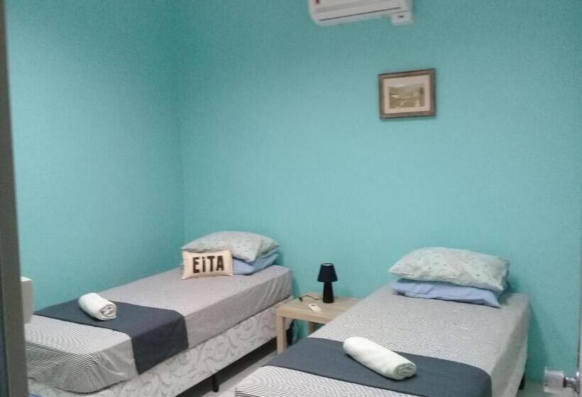 חדר סטנדרט חדר אמבטיה משותף, Mangue Oranje Hostel