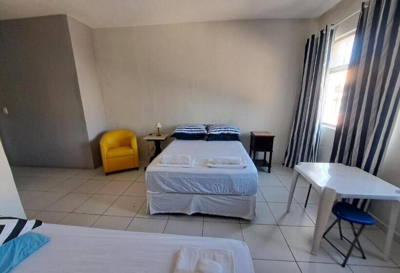 חדר סופריור לשלושה עם נוף לים, Mangue Oranje Hostel