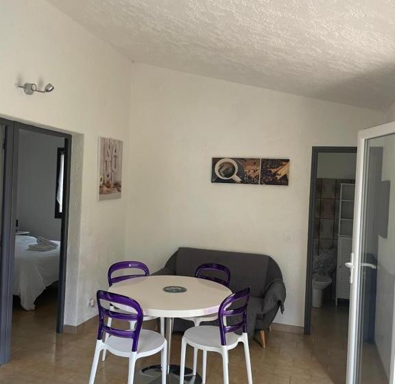 침실 2개 주택, Residence U Latonu