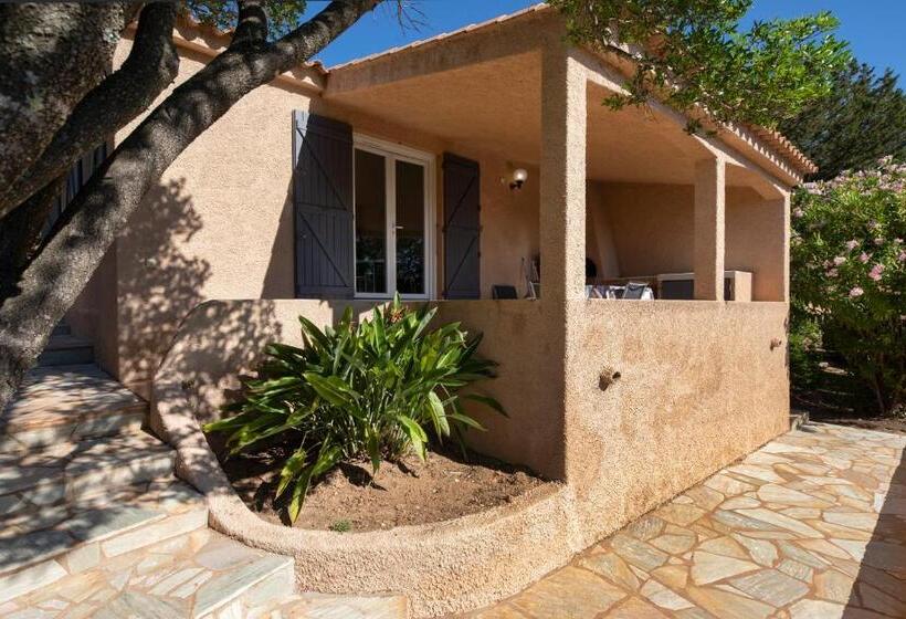 Дом 2 Спальни, Residence U Latonu
