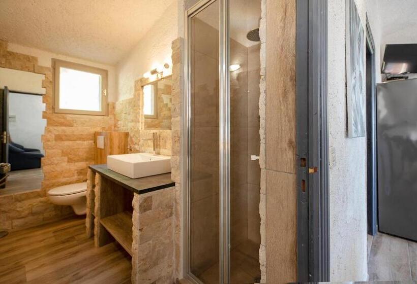 Дом 2 Спальни, Residence U Latonu