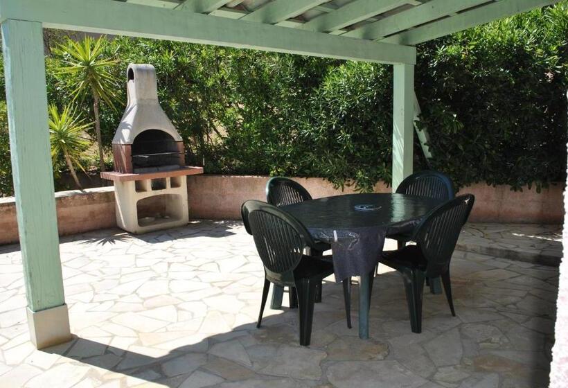 침실 2개 주택, Residence U Latonu