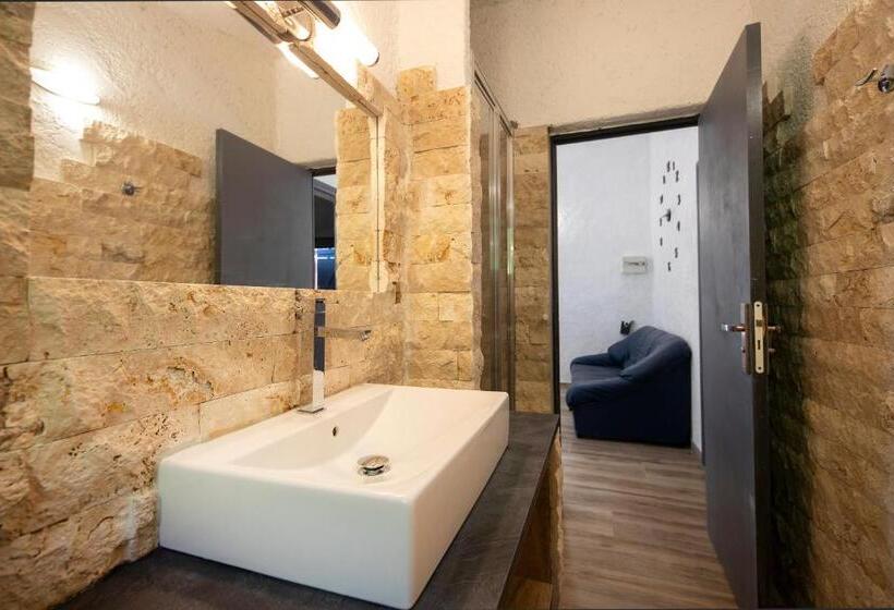 Дом 2 Спальни, Residence U Latonu