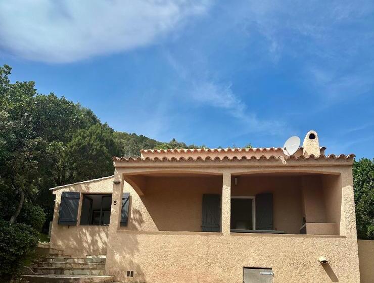 침실 2개 주택, Residence U Latonu