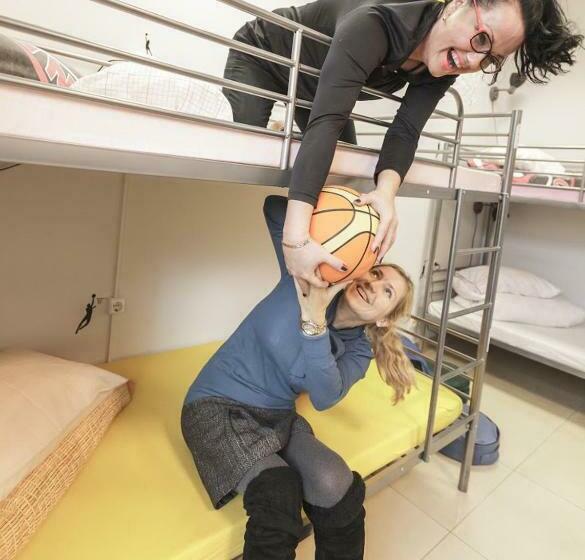 تختخواب در اتاق مشترک, Sports Hostel