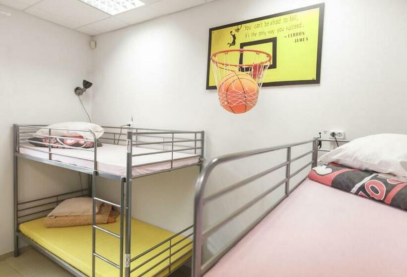 تختخواب در اتاق مشترک, Sports Hostel
