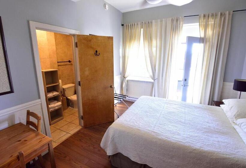 Номер Стандарт, Auberge Le St Georges