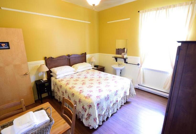 Номер Стандарт, Auberge Le St Georges