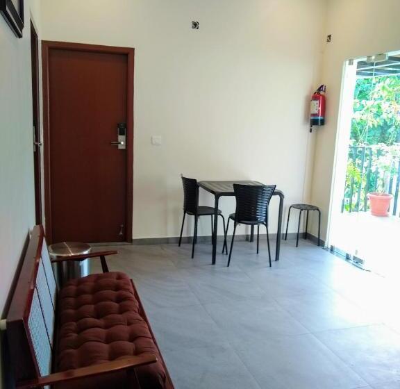 Quarto Deluxe com Sacada, Avea Accommodation