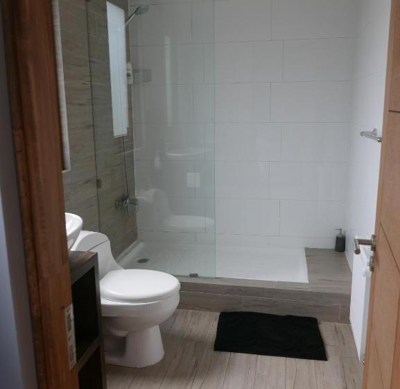 اتاق استاندارد با چشمانداز استخر, Callihue Lodge