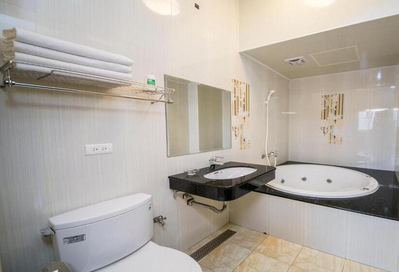 اتاق استاندارد با وان آب گرم, Songfeng Xiuxian Homestay