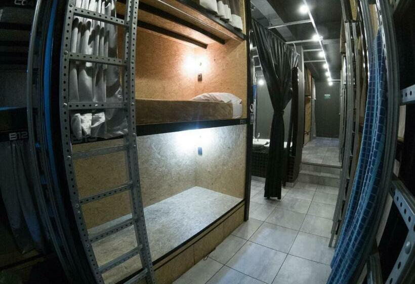 חדר סופריור יחיד, Eco Box Hostel