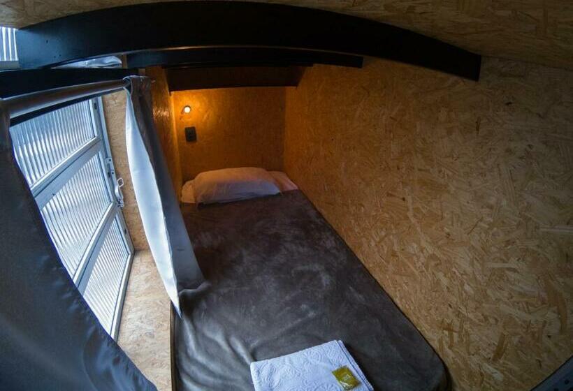 חדר סופריור יחיד, Eco Box Hostel