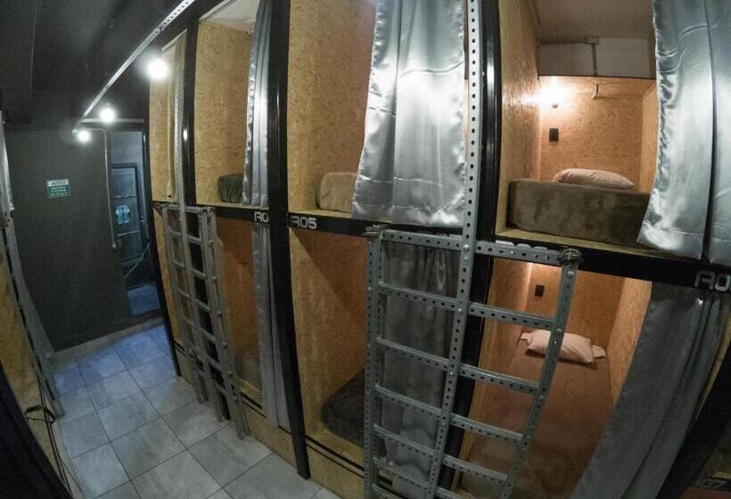 חדר סופריור יחיד, Eco Box Hostel