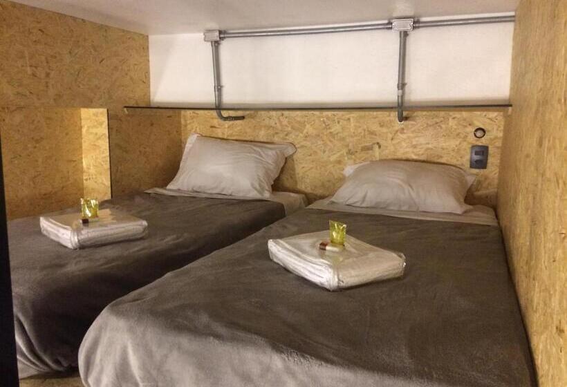 חדר סופריור, Eco Box Hostel