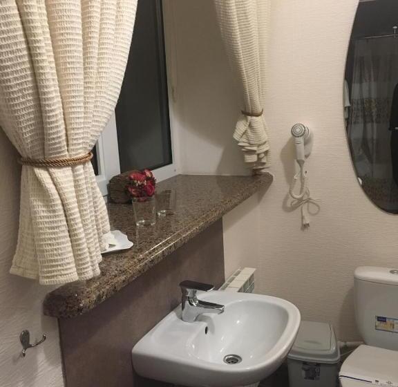 Economy Quadruple Room, Alir