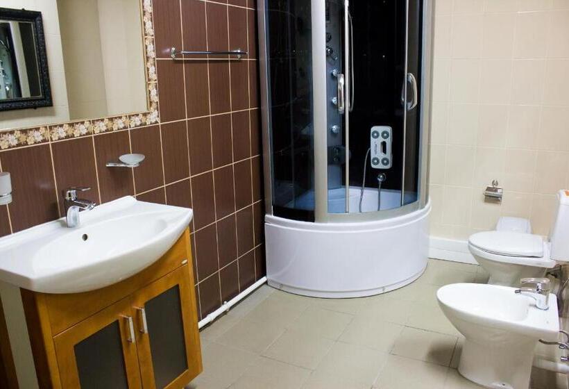 اتاق لوکس با تخت بزرگ, Alir