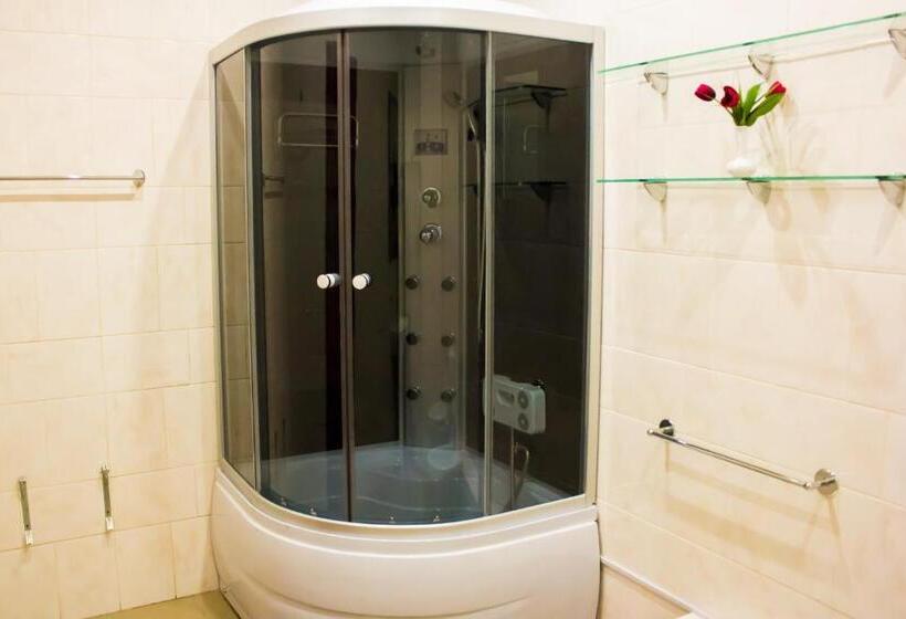 اتاق لوکس با تخت بزرگ, Alir